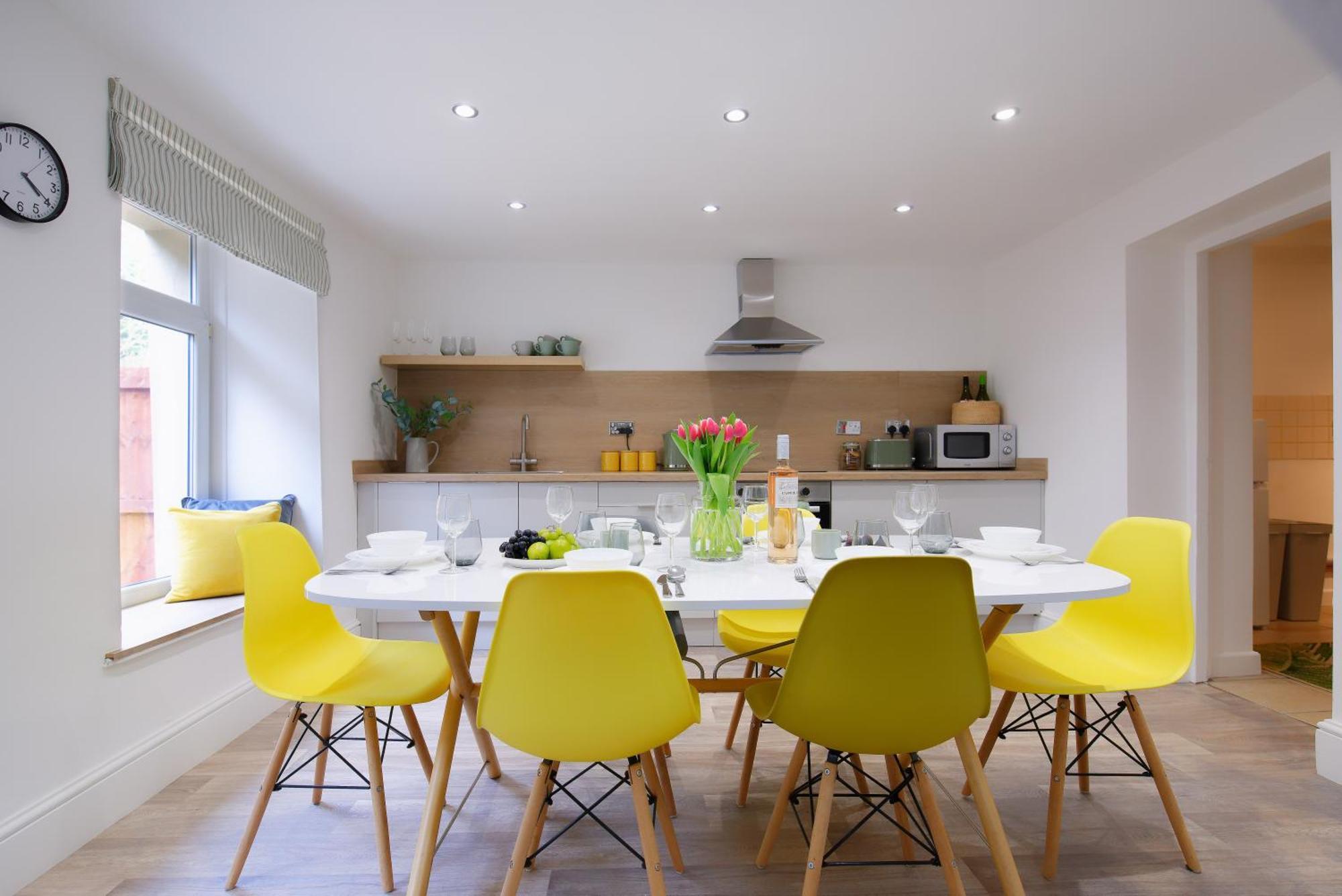 Stayright 3 Bed Home Near Hiking Trails & Parks Llwynypia Bagian luar foto
