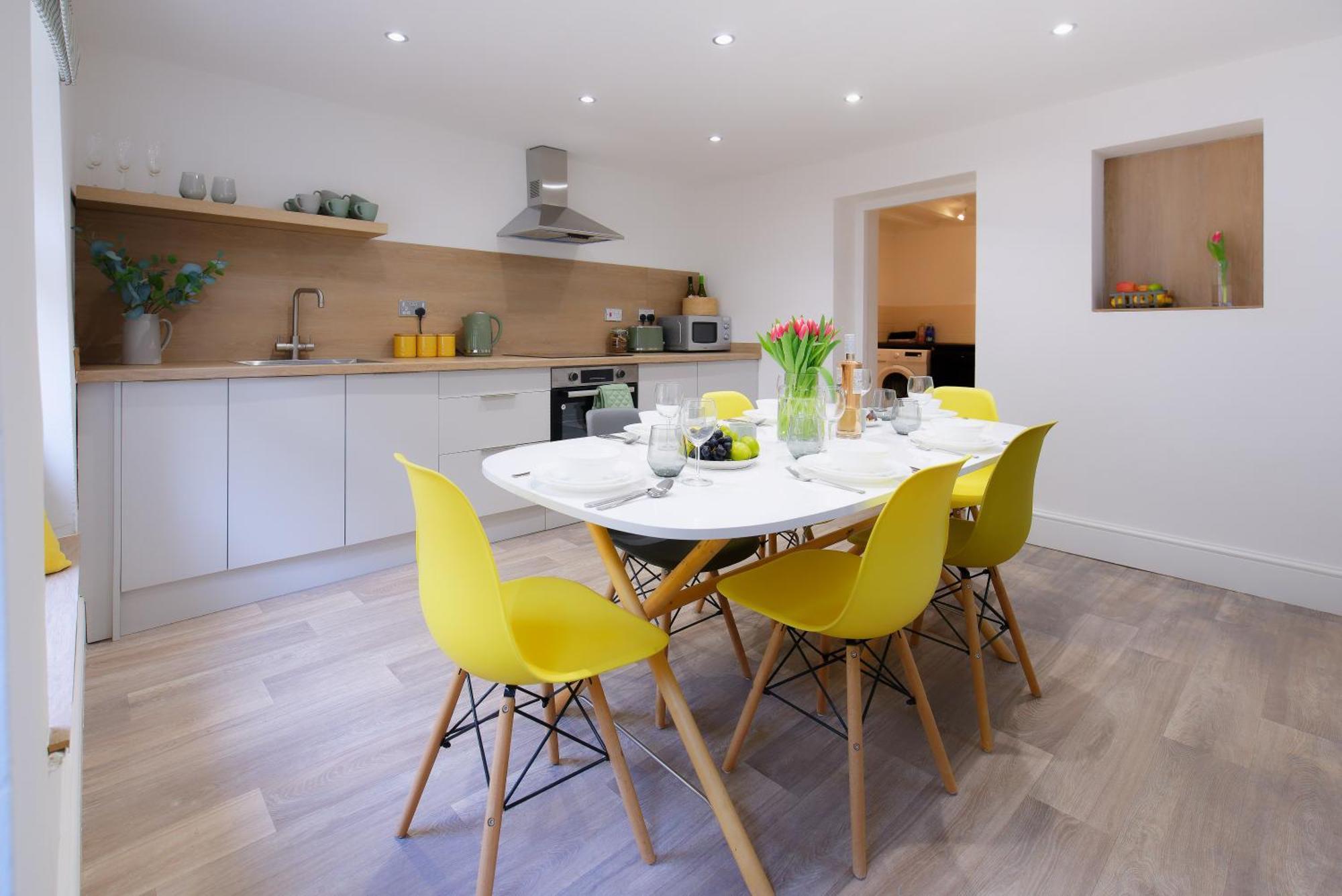 Stayright 3 Bed Home Near Hiking Trails & Parks Llwynypia Bagian luar foto