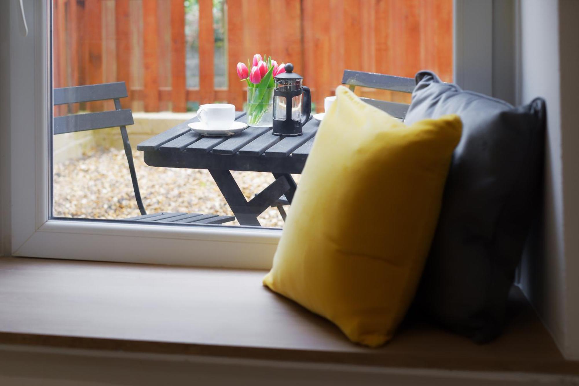 Stayright 3 Bed Home Near Hiking Trails & Parks Llwynypia Bagian luar foto