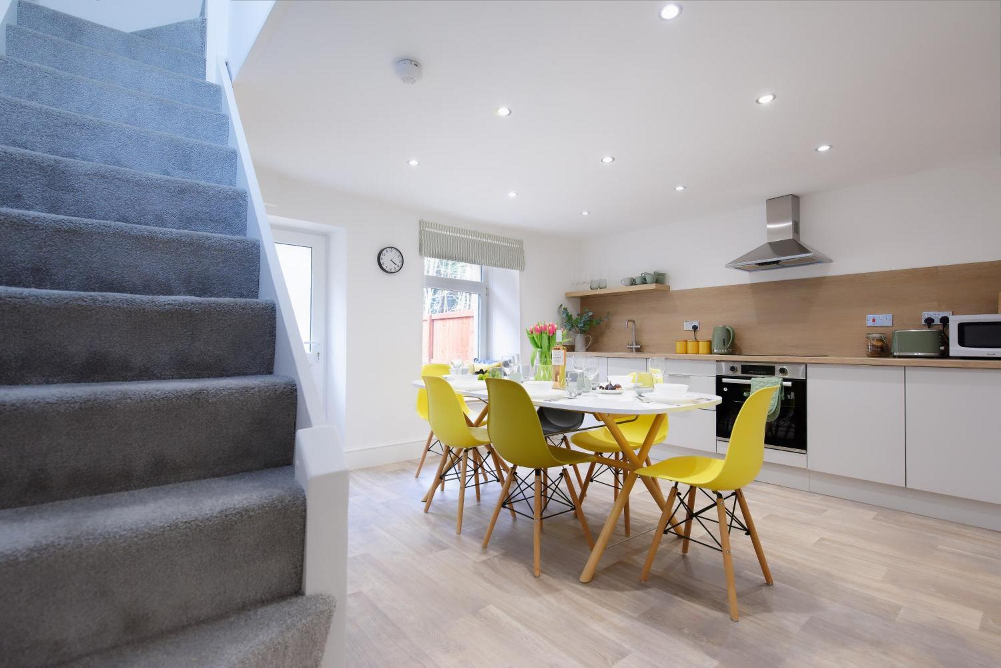 Stayright 3 Bed Home Near Hiking Trails & Parks Llwynypia Bagian luar foto